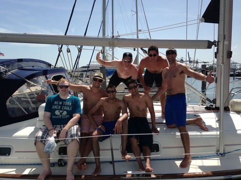 sailing-bachelor-party med