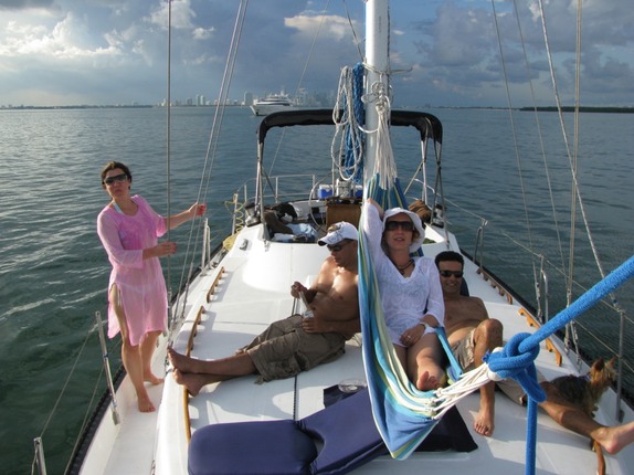 Weekend on a sailboat in South Beach | Miami Sailing - Private Sailboat ...